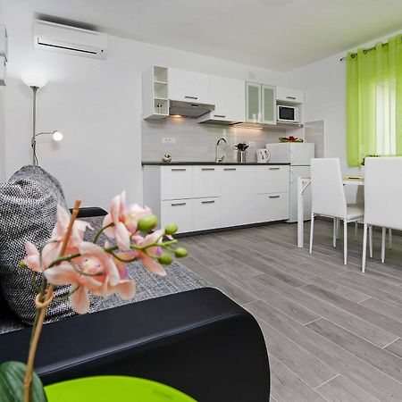 Apartment And Studio Tereza Ровинь Экстерьер фото