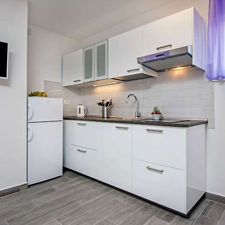 Apartment And Studio Tereza Ровинь Экстерьер фото