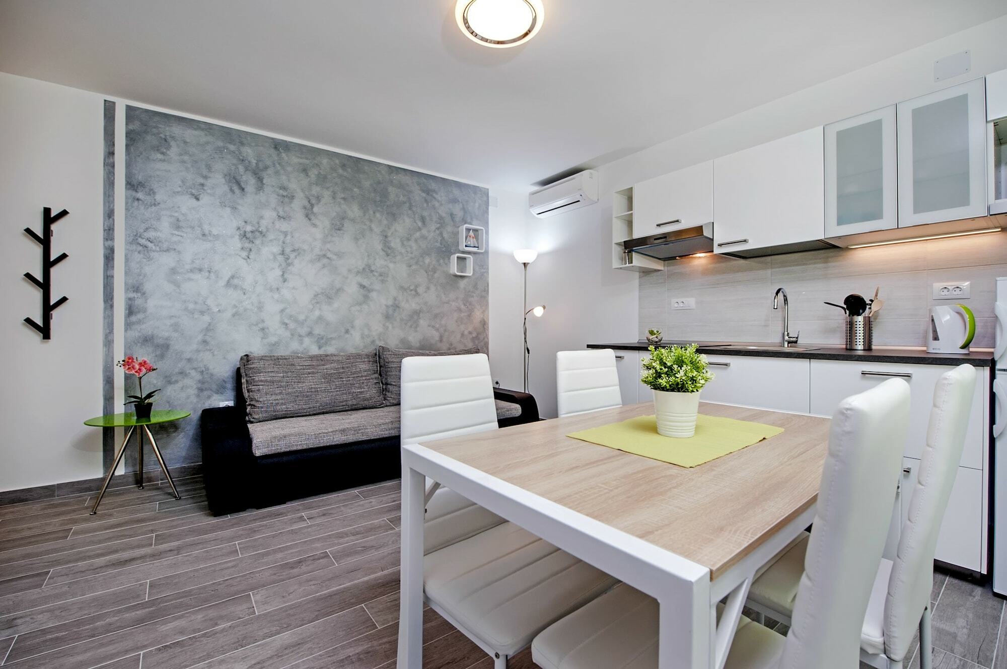 Apartment And Studio Tereza Ровинь Экстерьер фото